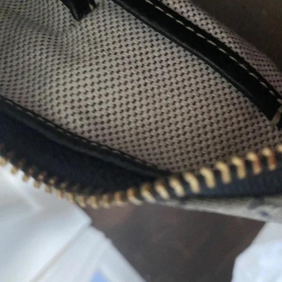 Dooney & Bourke Shoulder Bag - Picture 6 of 11